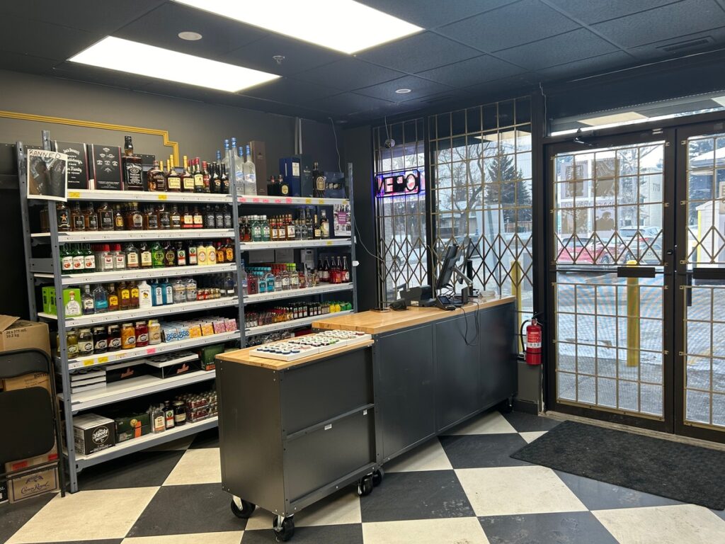 LIQUOR STORE FOR SALE SW