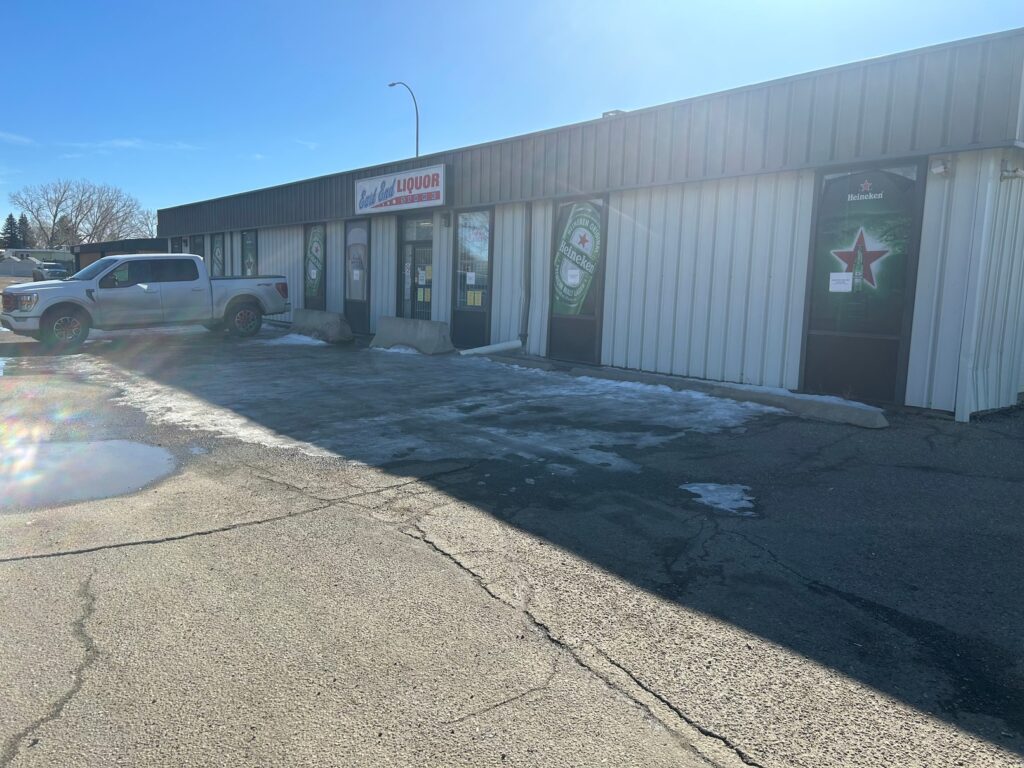 LIQUOR STORE WITH PROPERTY – BROOKS AB