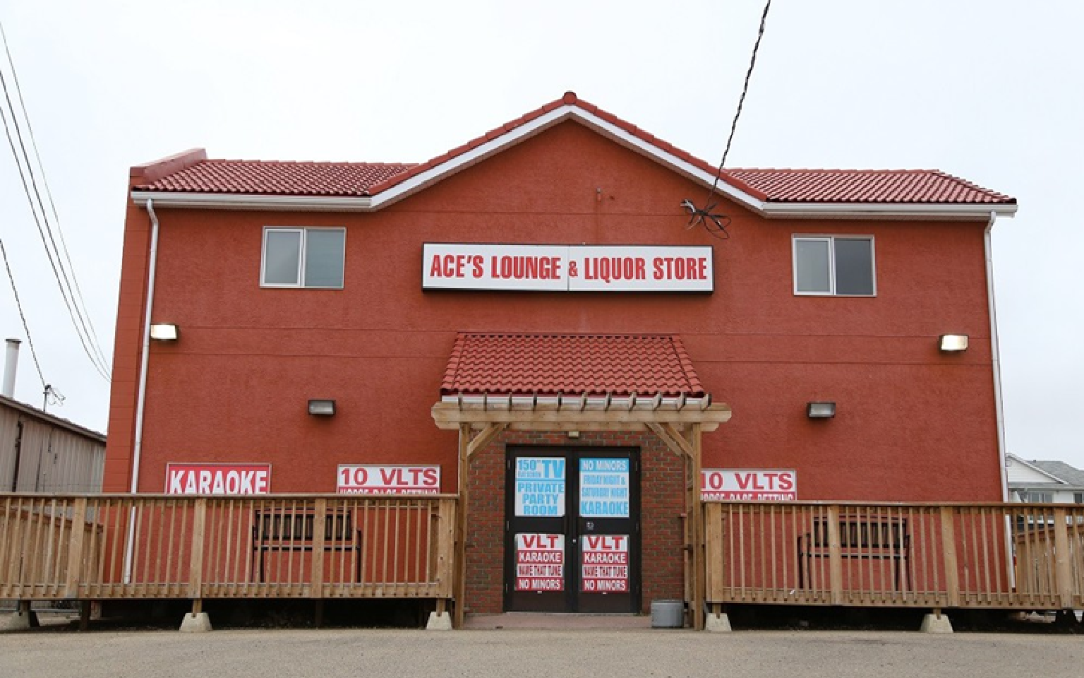 PUB WITH VLT & RESTAURANT BROOKS, AB